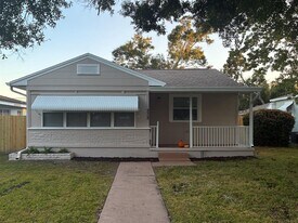 238 43rd Ave N in St. Petersburg, FL - Building Photo