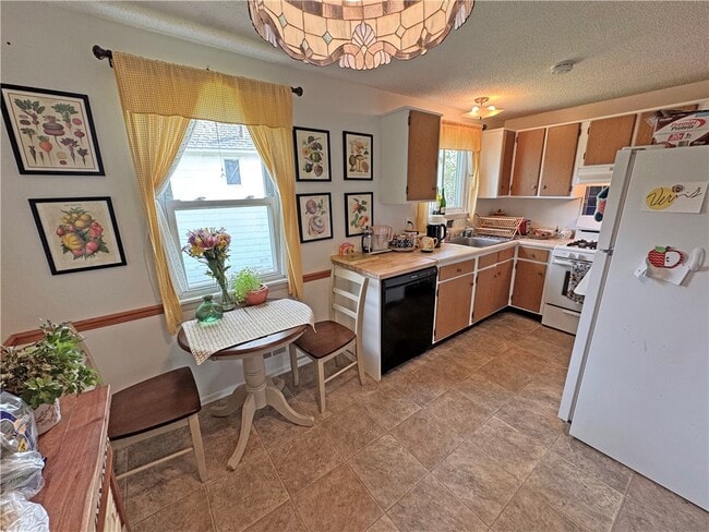 property at 1082f Mt Hope Ave