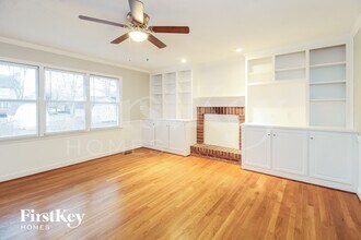 4004 Deerfield St in High Point, NC - Building Photo - Building Photo