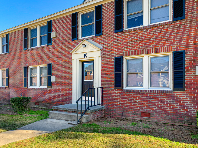 Bearfoot Landing Apartments in New Bern, NC - Foto de edificio - Building Photo