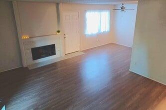 1190 S Winery Ave, Unit 143 in Fresno, CA - Building Photo - Building Photo