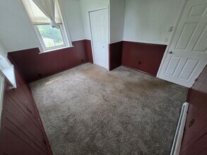 225-225 Newkirk St in Kingston, NY - Building Photo - Building Photo