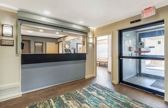 Furnished Studio-Chicago - Naperville - East in Naperville, IL - Foto de edificio - Building Photo