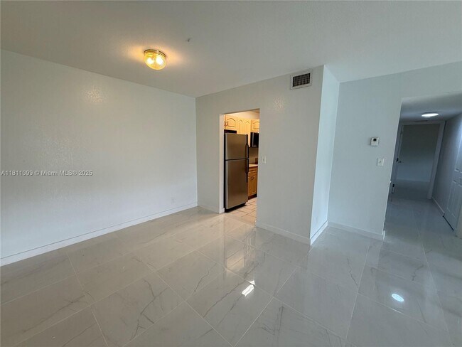 2840 NW 55th Ave in Lauderhill, FL - Building Photo - Building Photo