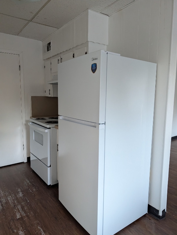 104 Holland St in Overton, TX - Foto de edificio - Building Photo