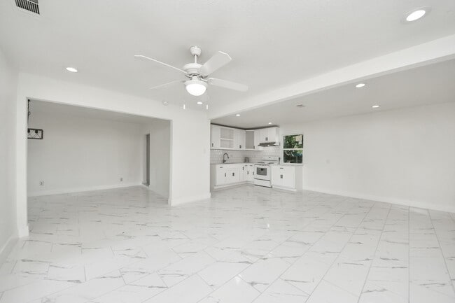 2926 Knotty Oaks Trail in Houston, TX - Foto de edificio - Building Photo