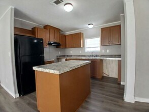 13744 Wesleyan Blvd in Orlando, FL - Foto de edificio - Building Photo