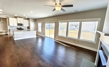 8772 Snowy Owl Rd in Ooltewah, TN - Foto de edificio - Building Photo