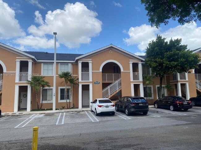 17630 NW 73rd Ave in Hialeah, FL - Building Photo - Building Photo