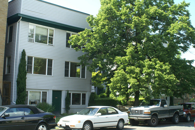 The Court in Seattle, WA - Foto de edificio - Building Photo