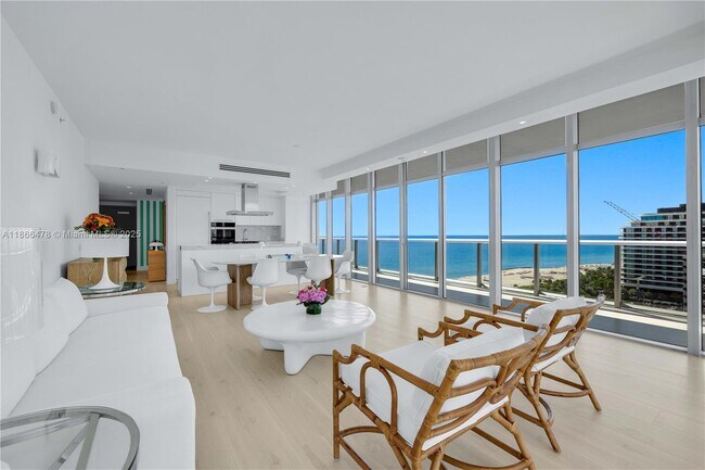 3737 Collins Ave in Miami Beach, FL - Foto de edificio - Building Photo
