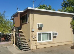 Roseville Ash St Fourplex and Duplex Homes in Roseville, CA - Building Photo - Building Photo