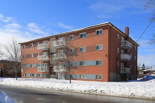 98 Dixon St in Kitchener, ON - Building Photo