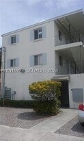 3680 Oak Ave in Miami, FL - Building Photo