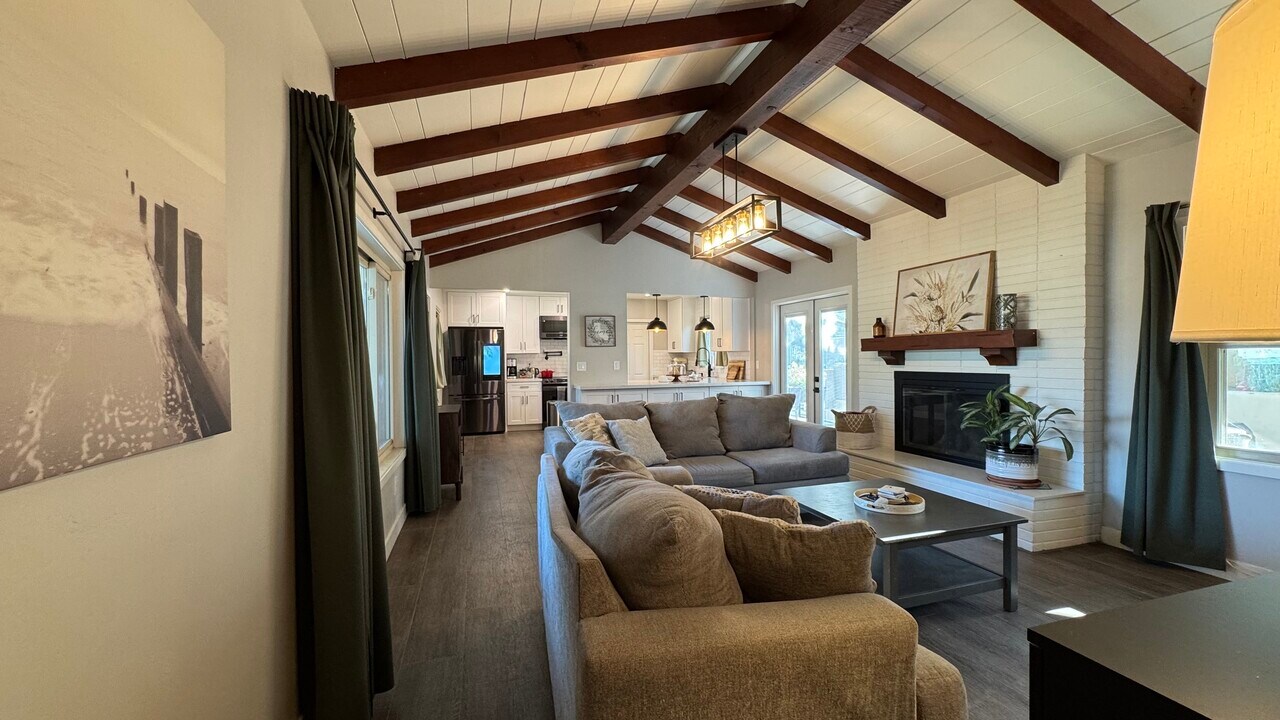 8218 Sunset Rd in Lakeside, CA - Building Photo