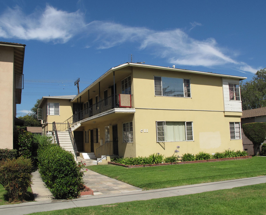 5111 Cahuenga Blvd in North Hollywood, CA - Building Photo