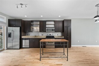 1360 Peter Haughton Way in Atlanta, GA - Building Photo - Building Photo