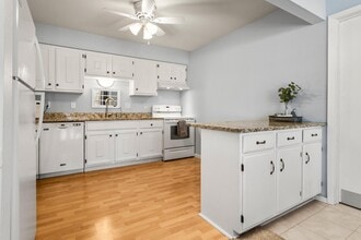 20275 Independence Dr in Brookfield, WI - Building Photo - Building Photo