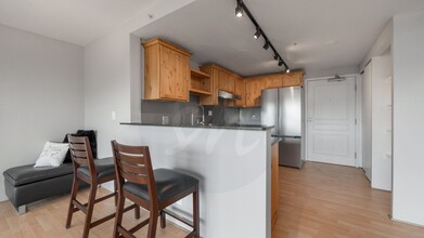 417 E Kiowa St in Colorado Springs, CO - Foto de edificio - Building Photo