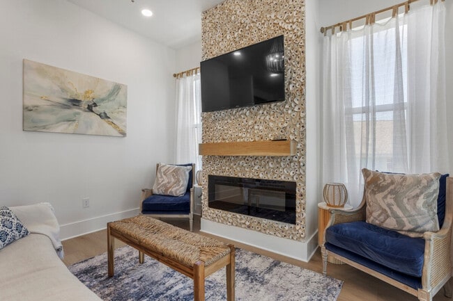 property at 1472 Georgia Pl