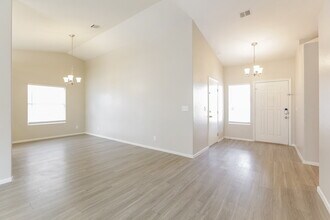 541 Vantage Ave in Henderson, NV - Building Photo - Building Photo