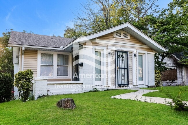 8214 8th Ave S in Birmingham, AL - Foto de edificio - Building Photo