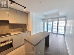 7-917 Grenville St in Toronto, ON - Building Photo - Building Photo