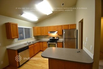 2427 S 354th St in Federal Way, WA - Building Photo - Building Photo