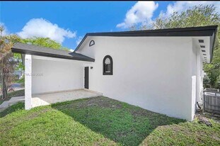 13608 SW 286th Terrace in Homestead, FL - Building Photo