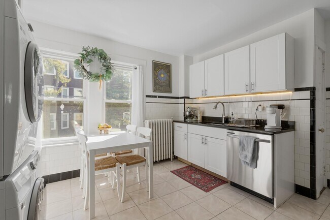 95 Beacon St, Unit 3 in Somerville, MA - Building Photo - Building Photo