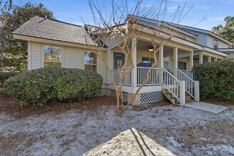 12 Valencia Rd in Hilton Head Island, SC - Building Photo - Building Photo