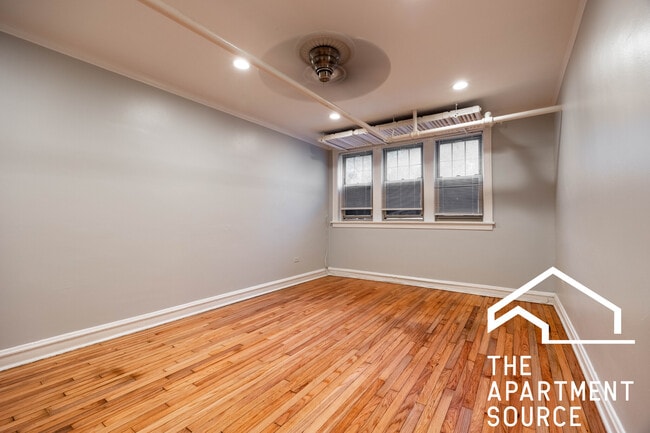 property at 5642 N Kimball Ave