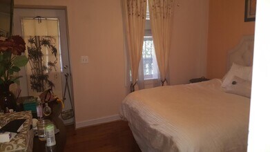 2129 1st St NW 3, Unit 3 in Washington, DC - Building Photo - Building Photo