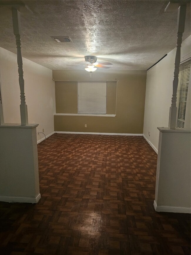 property at 4011 Alshire Dr