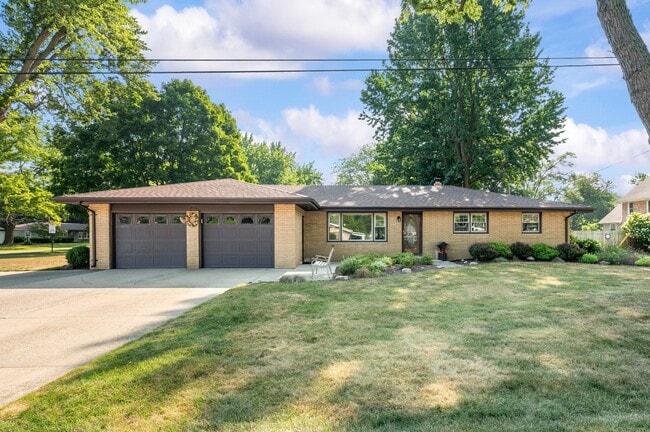 property at 1686 N Teakwood Dr