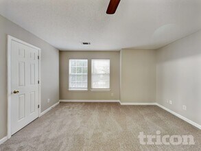 3740 Longview Dr in Douglasville, GA - Foto de edificio - Building Photo