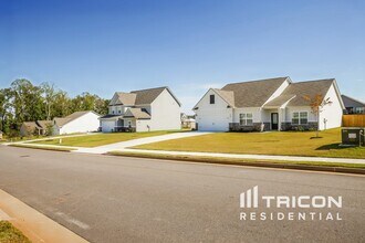 248 Oliver Dr in Locust Grove, GA - Building Photo - Building Photo