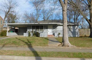 1106 Frame St in Denton, TX - Building Photo