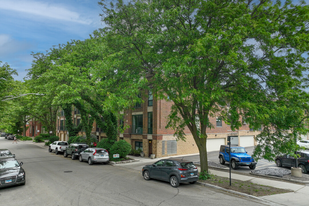 Piano Factory Lofts in Chicago, IL - Building Photo