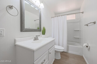 8737 E Solano Dr in Scottsdale, AZ - Building Photo - Building Photo