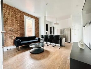 Furnished room/NOT APARTMENT, Unit 3L in Brooklyn, NY - Building Photo - Building Photo