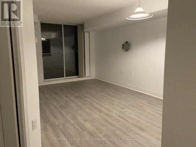 35-1835 Finch Ave E in Toronto, ON - Building Photo - Building Photo