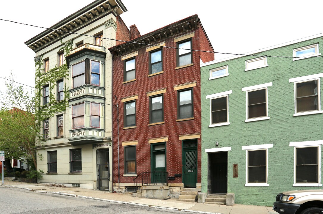 1306 Broadway in Cincinnati, OH - Foto de edificio