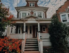 12 S Lake Ave, Unit 1c in Albany, NY - Building Photo