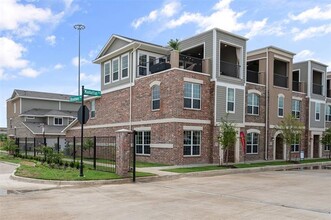 3807 Broadway Ave in Grand Prairie, TX - Building Photo - Building Photo