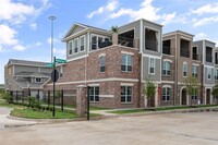 3807 Broadway Ave in Grand Prairie, TX - Foto de edificio - Building Photo