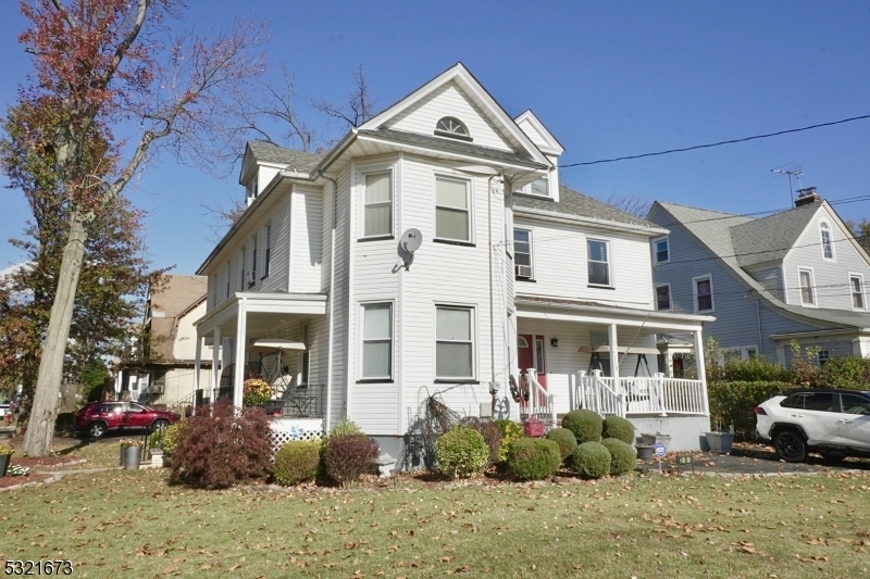 203 E 3rd Ave in Roselle, NJ - Building Photo