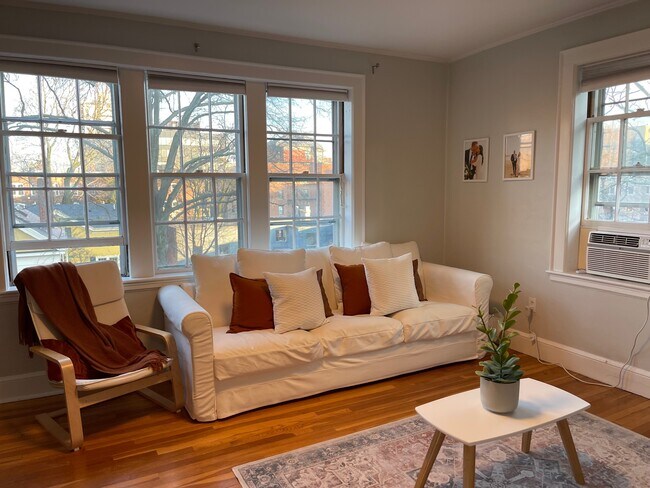 9 Ellery St, Unit 21 in Cambridge, MA - Foto de edificio - Building Photo