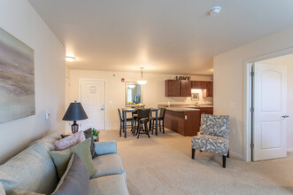 Fieldchase Senior Apartments in Loveland, OH - Building Photo - Interior Photo