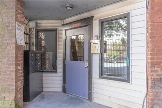 215 Mitchell St SW, Unit PH 1 Building 11-1106 in Atlanta, GA - Foto de edificio - Building Photo